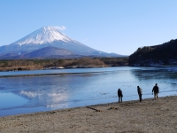 精進湖の富士山のサムネイル写真32