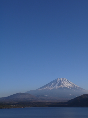 本栖湖の富士山の写真1