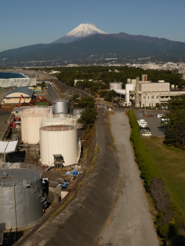 大型展望水門「びゅうお」の富士山の写真1