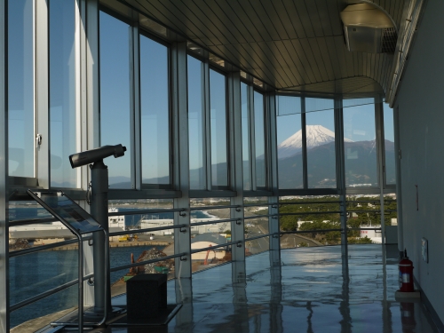 大型展望水門「びゅうお」の富士山の写真2
