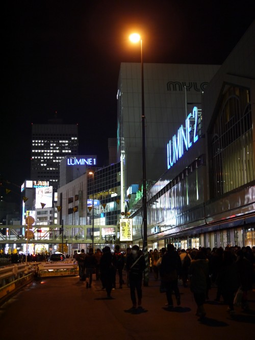 新宿駅（南口）の夜景2
